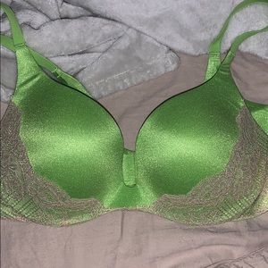 Victoria’s Secret push up 36C